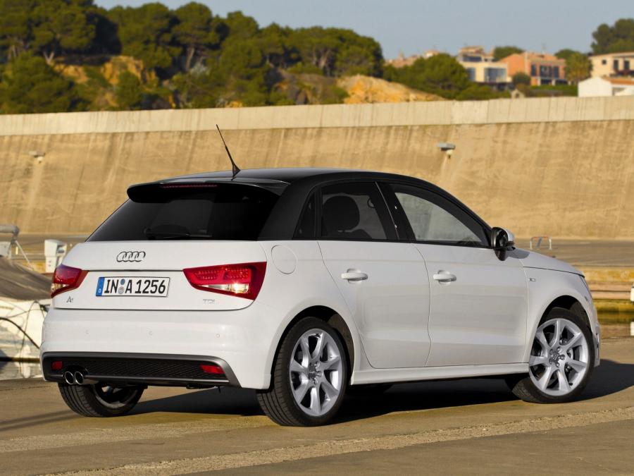  Audi A1 Sportback TDI S-Line (8X) 2012 года  (фото 9 из 19)